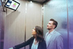 如何在消费者旅程中利用电梯广告的力量
