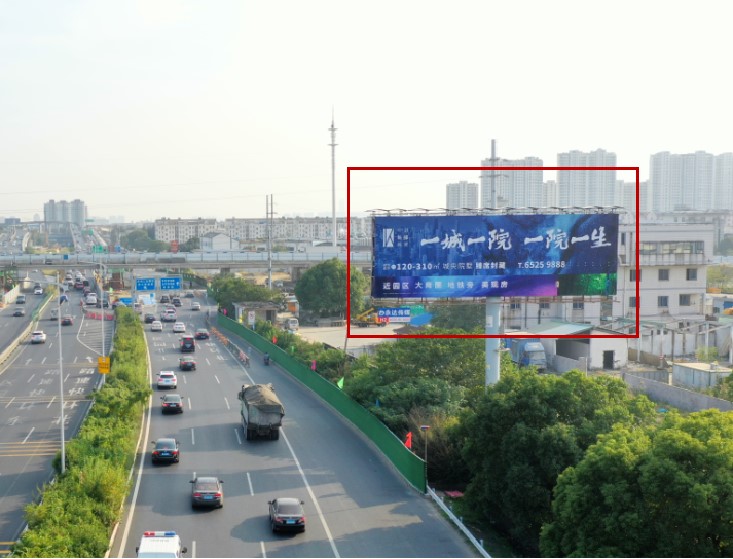G42沪宁高速苏州东上高路单立柱广告